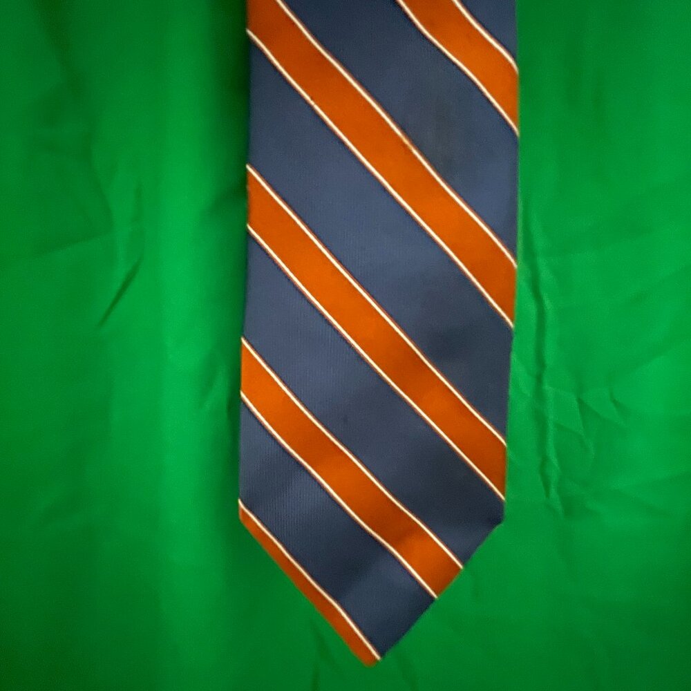 Tommy Hilfiger Mens 100% silk tie